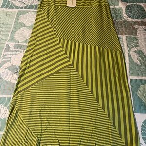 New with tags women’s medium maxi skirt from Royal Robbin’s very cute